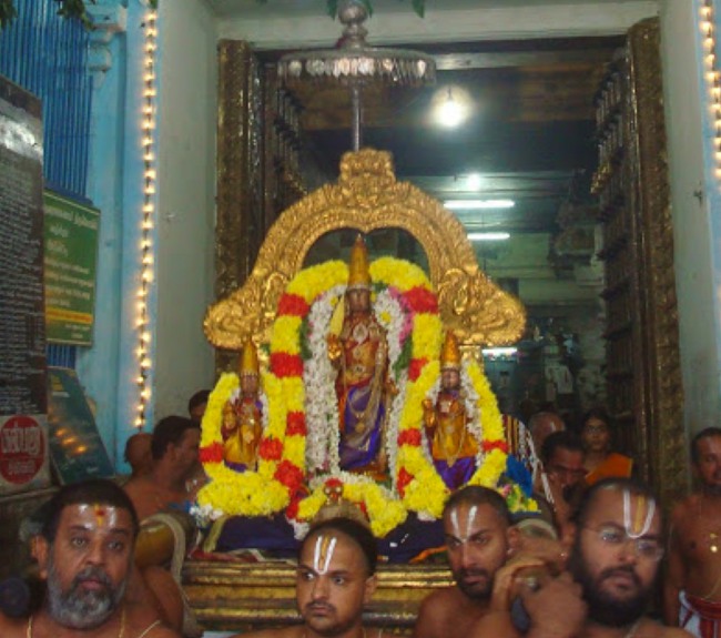 Kanchi Sri Devaperumal Karthikai Maasa Krishna Ekadasi Purappadu 2014-08