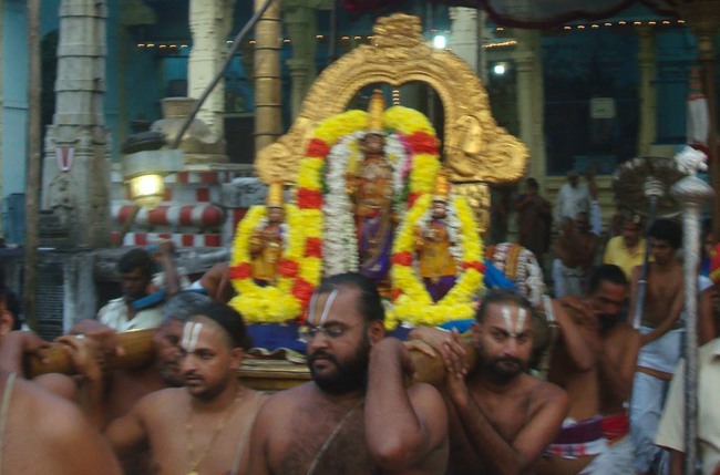 Kanchi Sri Devaperumal Karthikai Maasa Krishna Ekadasi Purappadu 2014-09