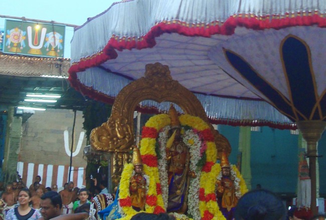 Kanchi Sri Devaperumal Karthikai Maasa Krishna Ekadasi Purappadu 2014-10