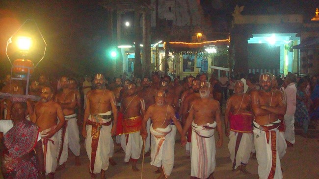 Kanchi Sri Devapperumal Temple Thatha Desikan Thirunakshatra UTsavam evening purappadu-201410