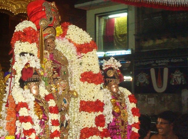 Kanchi Sri Devapperumal Temple Thatha Desikan Thirunakshatra UTsavam evening purappadu-201413