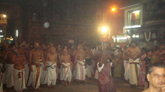 Kanchi Sri Devapperumal Temple Thatha Desikan Thirunakshatra UTsavam evening purappadu-201414