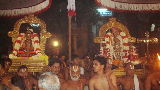 Kanchi Sri Devapperumal Temple Thatha Desikan Thirunakshatra UTsavam evening purappadu-201421