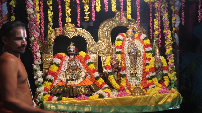 THiruvelukkai Vanabhojana Utsavam Evening Purappadu-201408