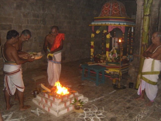 Thirukannamangai Sri bhakthavatsala Perumal temple pavithrotsavam day 1   2014 16