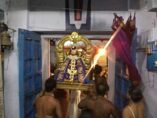 Thiruvelukkai Sri Amruthavalli Thayar Kadai Thula sukravara Utsavam 2014-05