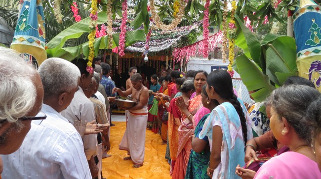 Thiruvelukkai Sri Azhagiyasingaperumal Temple Jaya Varusha Vanbhojana Utsavam 2014-05