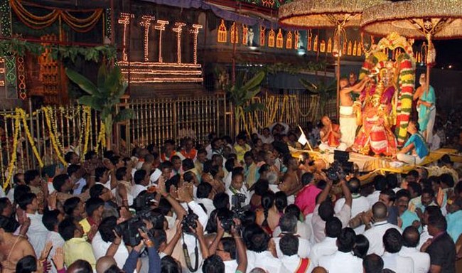 Tirumala Sri Malayappaswamy Temple Aippasi Pournami Garuda Sevai4