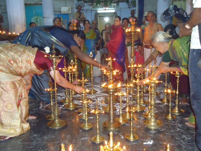 dasavatharam sannathi 1000 deepam (42)