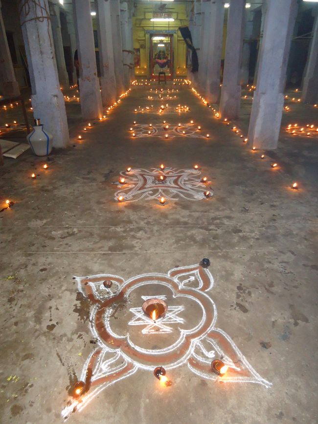 7th dec 14 thirukurallapan sannathi sahasradeepam (18)