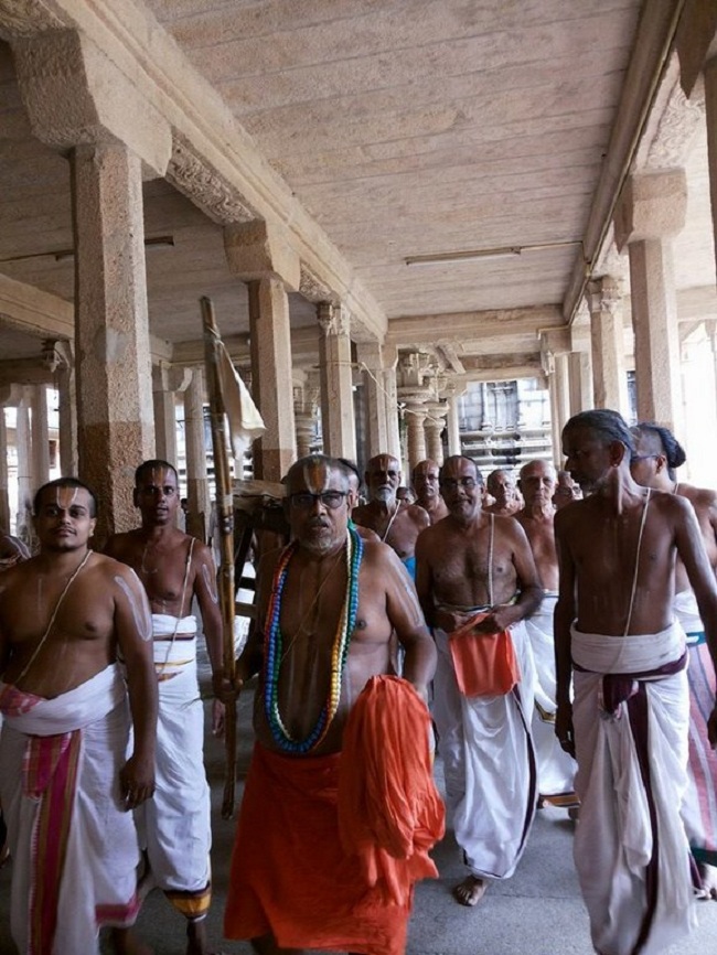 HH 46th Srimath Azhagiyasingar Mangalasasanam At Azhwar Thirunagari Sri Adhinathar Kovil 3