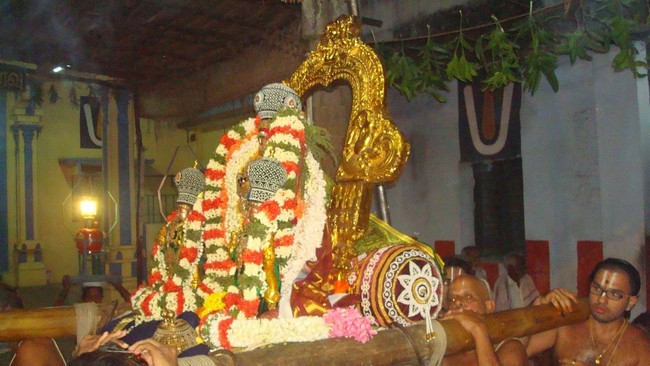 Kanchi Devaperumal  Jaya Karthikai Sukravara Irattai Purappadu 1-201416