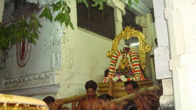 Kanchi Devaperumal  Jaya Karthikai Sukravara Irattai Purappadu 1-201417