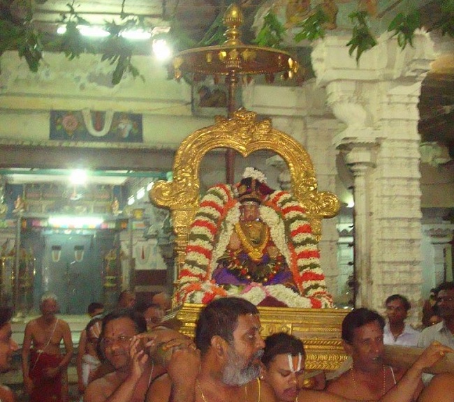 Kanchi Devaperumal  Jaya Karthikai Sukravara Irattai Purappadu 1-201420