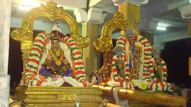 Kanchi Devaperumal  Jaya Karthikai Sukravara Irattai Purappadu 1-201428