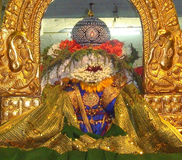 Kanchi Devaperumal  Jaya Karthikai Sukravara Irattai Purappadu 1-201429