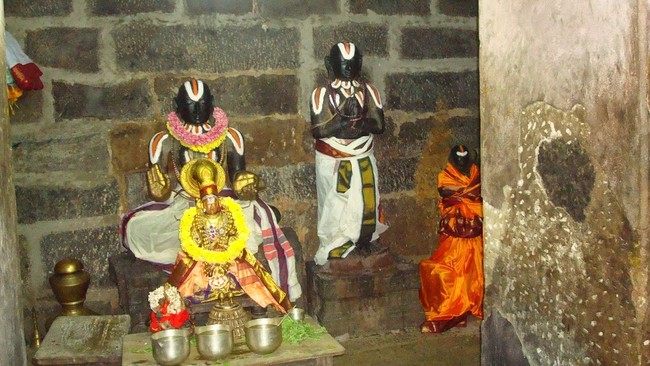 Kanchi Devaperumal  Jaya Karthikai Sukravara Irattai Purappadu 1-201436