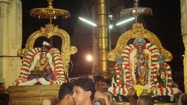 Kanchi Devaperumal  Jaya Karthikai Sukravara Irattai Purappadu 1-201441