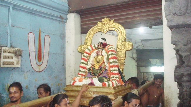 Kanchi Devaperumal  Jaya Karthikai Sukravara Irattai Purappadu 1-201443