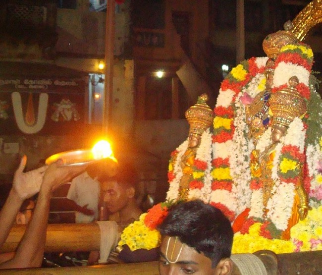 Kanchi Devarajaswami  Temple THirupaanazhwar and  Thirukarthikai Utsavam  -2014-25
