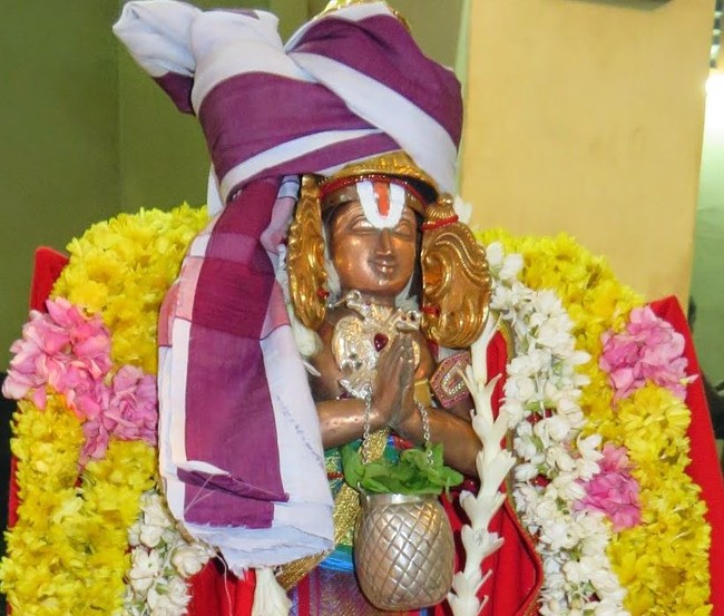 Kanchi Sri Devarajaswami Kovil THondaradipodi azhwar Thirunakshatram-2014-02