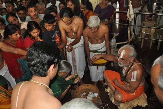 Sri Yadugiri Mutt Jeeyar Bangalore Parakala Mutt Sri Laksmi Hayagreevar Sannadhi Vijayam-2014-02