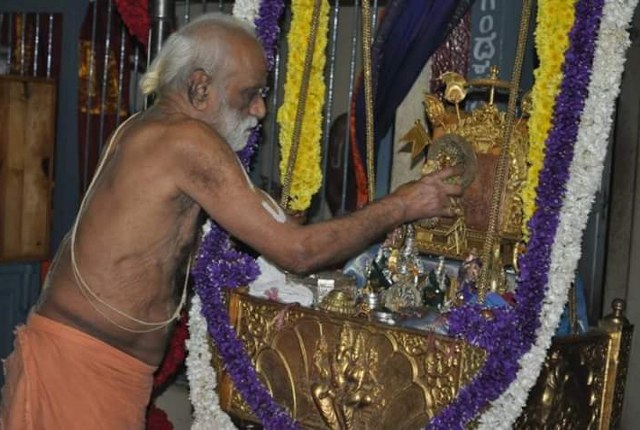 Sri Yadugiri Mutt Jeeyar Bangalore Parakala Mutt Sri Laksmi Hayagreevar Sannadhi Vijayam-2014-03