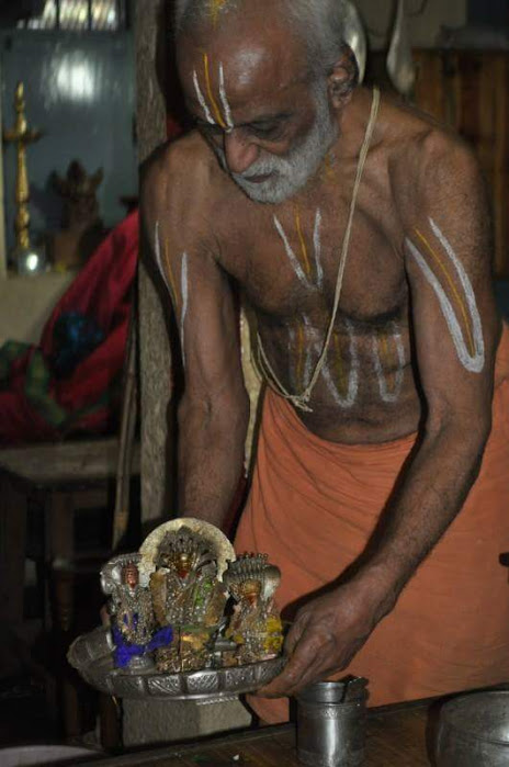 Sri Yadugiri Mutt Jeeyar Bangalore Parakala Mutt Sri Laksmi Hayagreevar Sannadhi Vijayam-2014-06