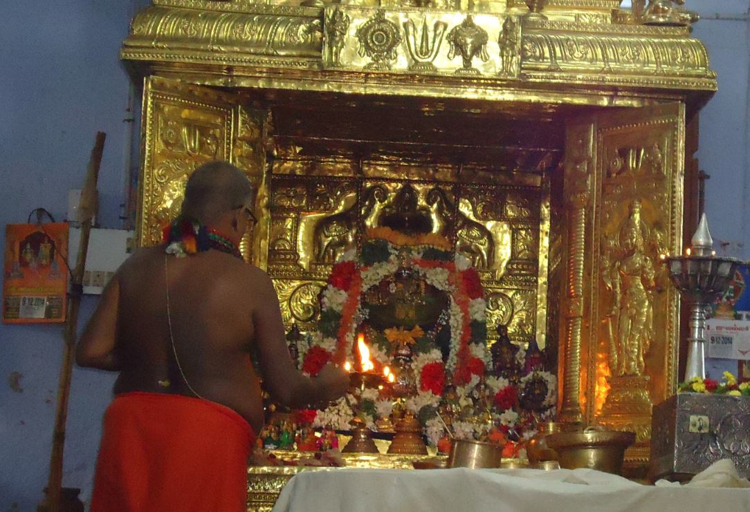 Srirangam Dasavathara Sannadhi 46th Azhagiyasingar Nithyaaradhanai