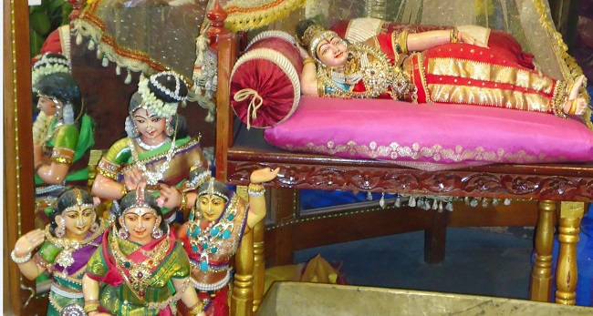 Srirangam Ranganathaswami Temple Kannadi Arai ANdal Sannadh day 13-2014-6