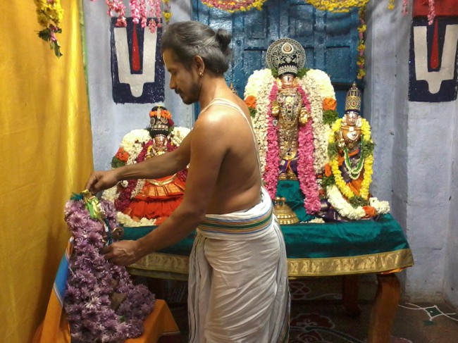 THiruvelukkai Sri Azhagiya Singaperumal Temple Thirumangai azhwar thirunakshatram 2014-04