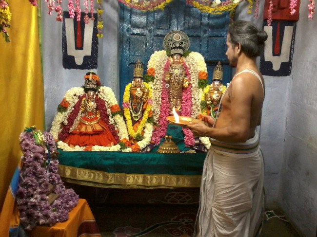 THiruvelukkai Sri Azhagiya Singaperumal Temple Thirumangai azhwar thirunakshatram 2014-08