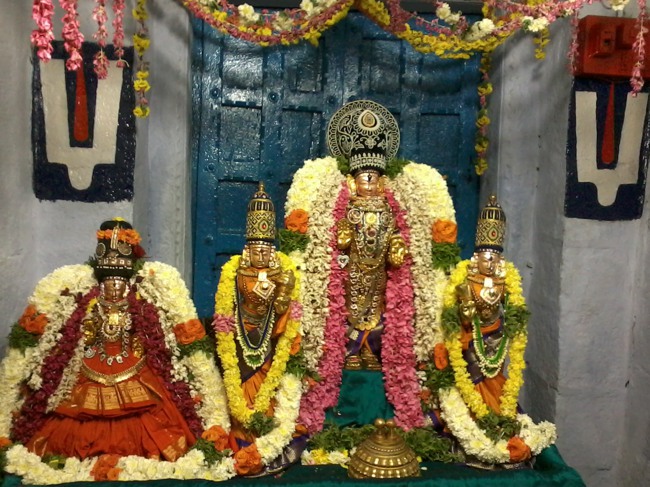 THiruvelukkai Sri Azhagiya Singaperumal Temple Thirumangai azhwar thirunakshatram 2014-09
