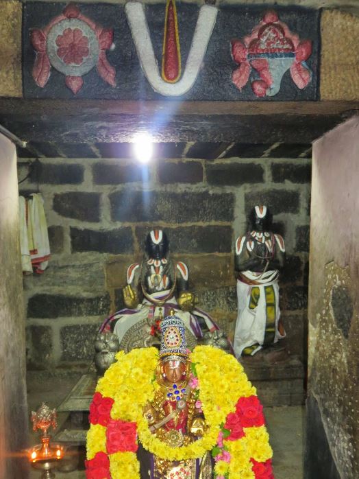 Kanchi Devarajaswami Temple Irappathu  utsavam day 4  2014-22