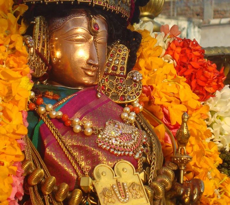 Kanchi Devarajaswami Temple Neeratal  utsavam Day 3   2014-11