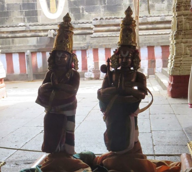 Kanchi Sri Devarajaswami Temple Irappathu Iyarpa Satrumuraia 2015-08