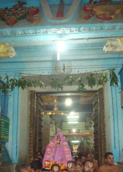 Kanchi Sri Devarajaswami Temple Sri ANdal Neerattu Utsavam day 4  2014-05
