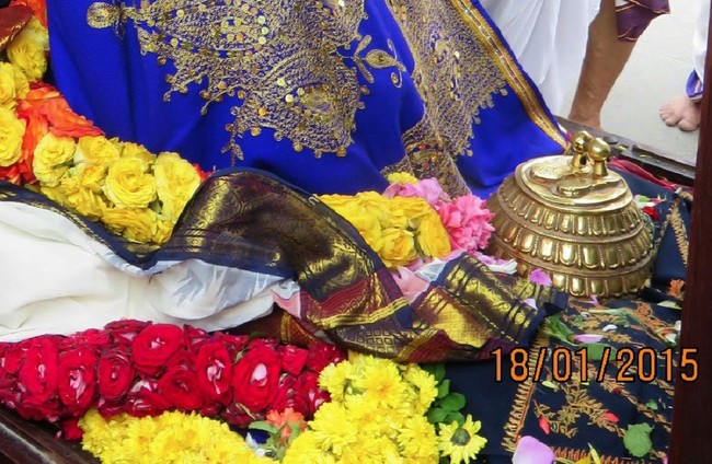 Kanchi Sri Devarajaswami Temple Sri Devaperumal Pazhayaseevaram Purappadu THirumbukal to Kanchi 2015-34