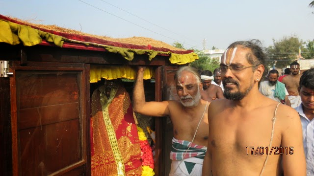 Kanchi Sri Devarajaswami Temple Sri Devaperumal Pazhayaseevaram Purappadu day 2015-09