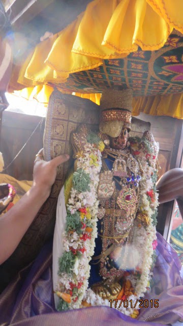Kanchi Sri Devarajaswami Temple Sri Devaperumal Pazhayaseevaram Purappadu day 2015-21