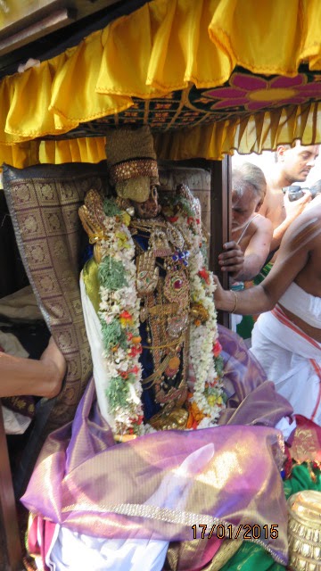 Kanchi Sri Devarajaswami Temple Sri Devaperumal Pazhayaseevaram Purappadu day 2015-25