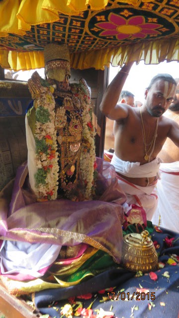 Kanchi Sri Devarajaswami Temple Sri Devaperumal Pazhayaseevaram Purappadu day 2015-29