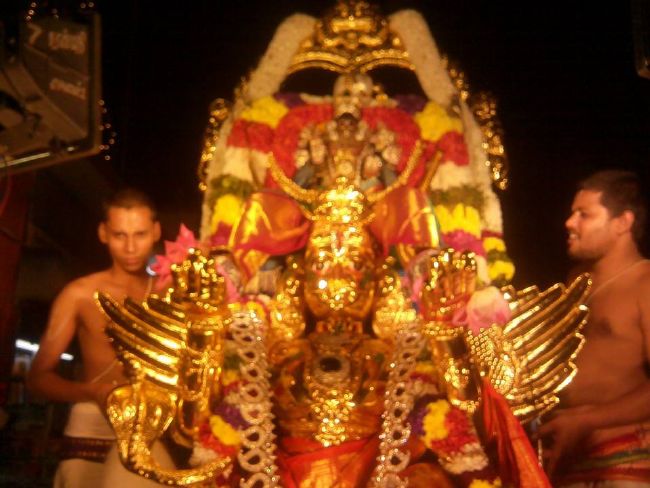 Salem Sri Varadaraja Perumal Temple Thanga Garuda Vahanam Samarpanai 2015-18