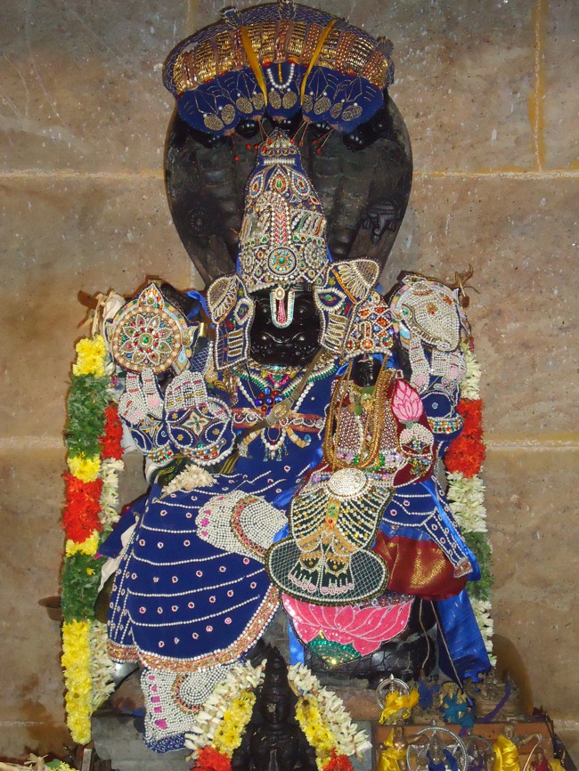 Srirangam  Ahobila Mutt Sri Lakshmi Narasimha Sannadhi  Muthangi Sevai-2014-04