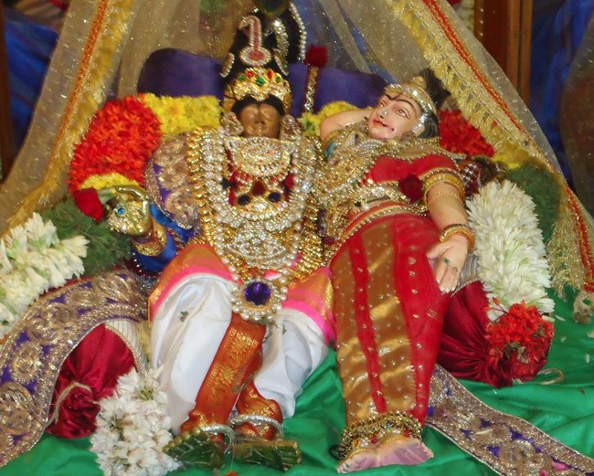 Srirangam Kannadi Arai Andal Sannadhi Margazhi day 19  2014-04