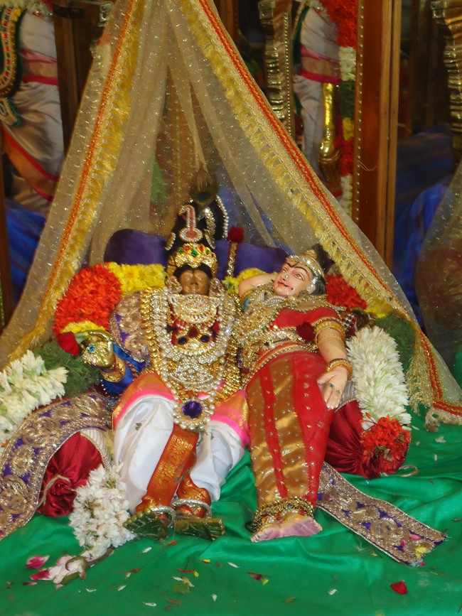Srirangam Kannadi Arai Andal Sannadhi Margazhi day 19  2014-06