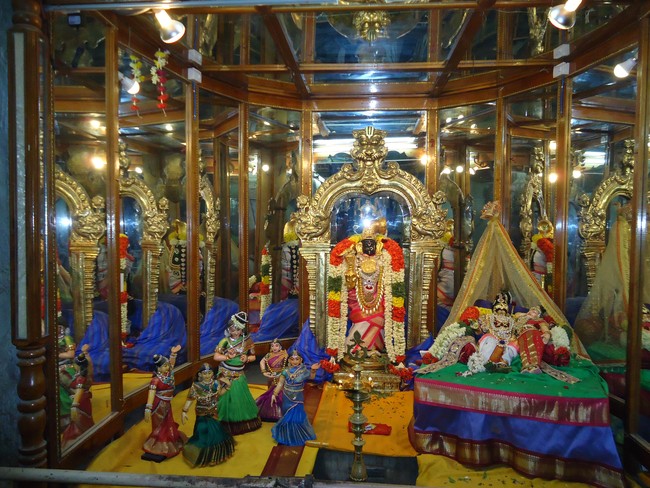 Srirangam Kannadi Arai Andal Sannadhi Margazhi day 19  2014-10