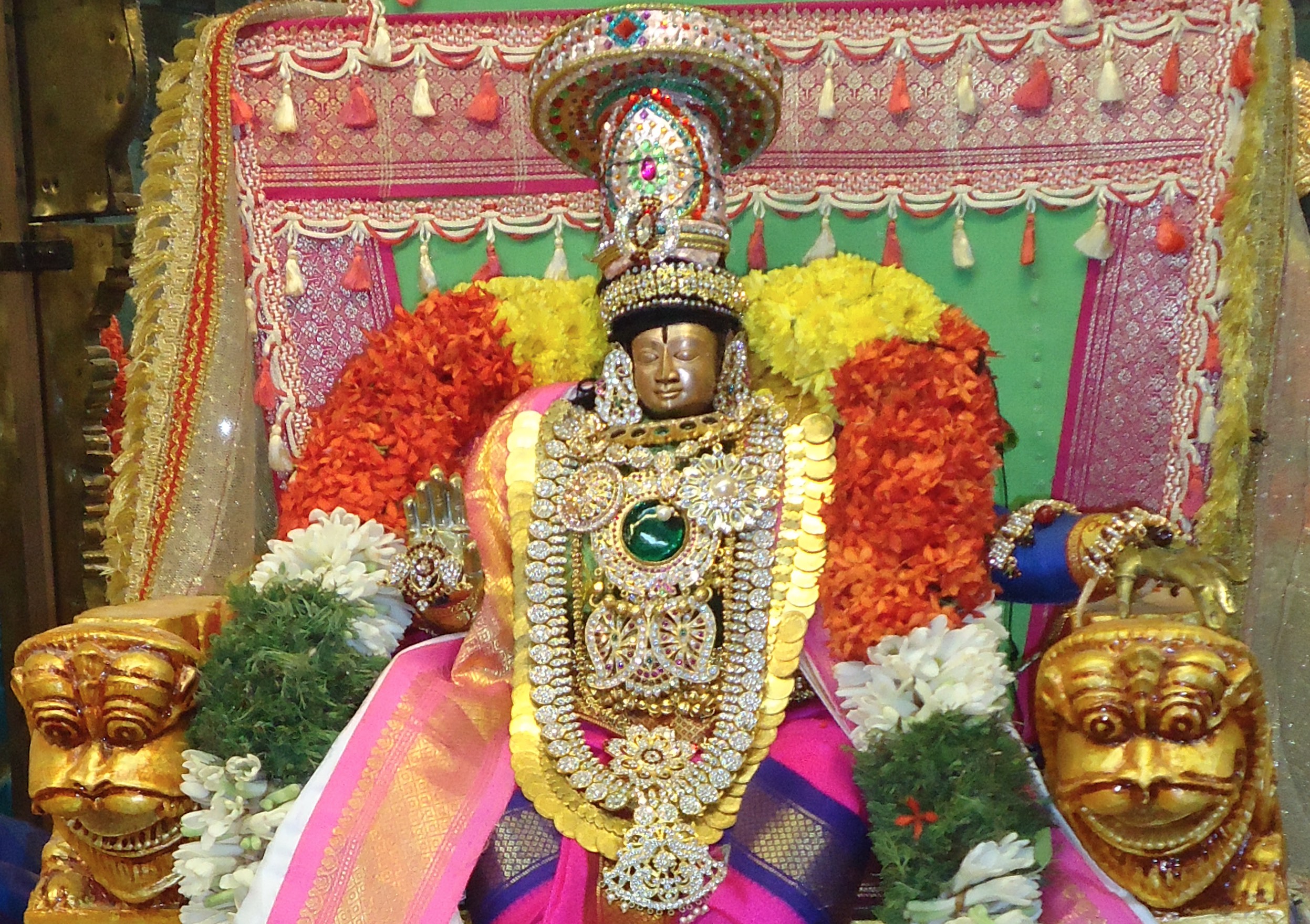 Srirangam Kannadi arai Sri Andal day 23