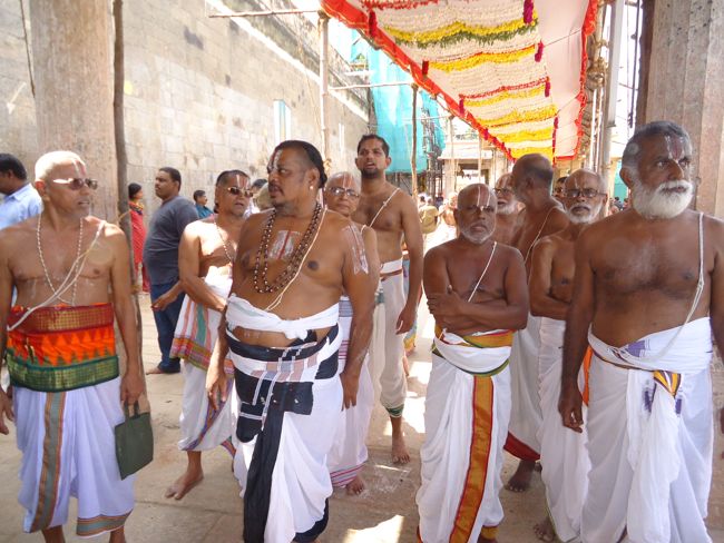 Srirangam Namperumal Irrapathu Utsavam day 3  2014-12