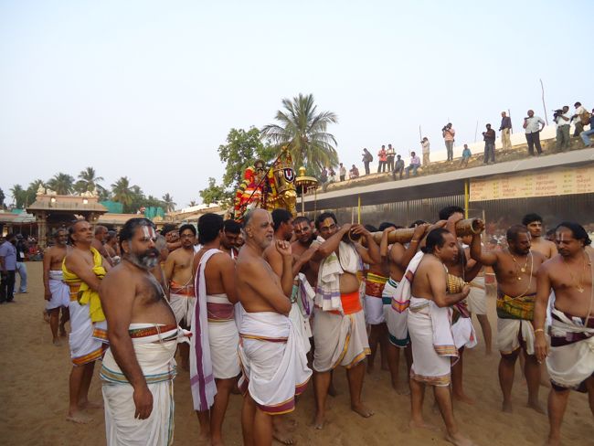 Srirangam Ranganathaswami Temple Irappathu  utsavam Vedupari 2014-03